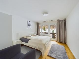 Mountain Majesty Apartment with Stunning Views - Täsch - 1