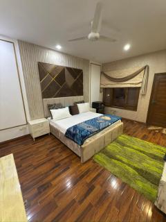 3-Bed Luxury Stay by the Beach - Karatschi - 5