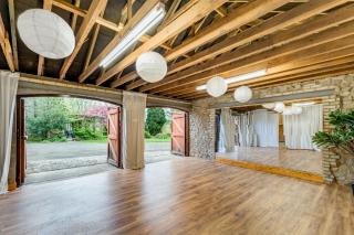 Central Malham Wellbeing Escape With Hot Tub & Yoga Studio Sleeps 10 - Malham - 2