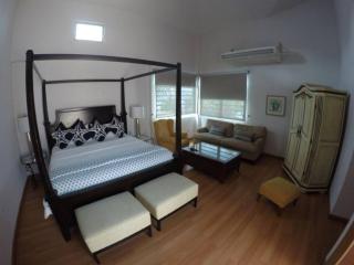Spacious with plenty of shared space for groups - 3