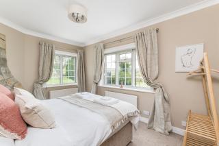 Central Malham Wellbeing Escape With Hot Tub Sleeps 8 - Malham - 2