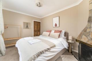 Central Malham Wellbeing Escape With Hot Tub Sleeps 8 - Malham - 3