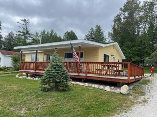 'Hillside' Cottage on the lake - Cedarville - 0