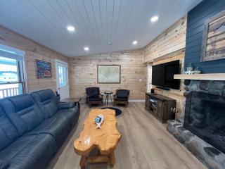 'Lakeside' Cottage with porch and sandy beach - Cedarville - 9