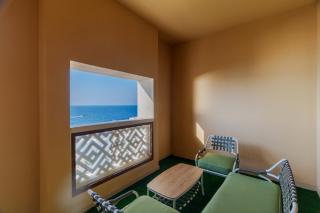 Charming Sea View 2BDR, Beach and Pool Access - 5
