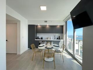 227-2212AM DOWNTOWN MIAMI STUDIO - 1