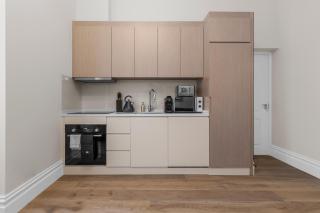 Chic 2-Bed Apartment in Prime Central London - Londra - 4