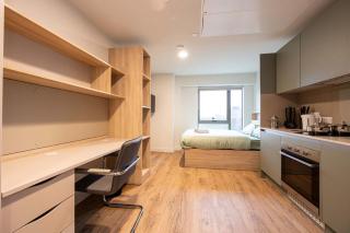 Beautiful bright studio close to station - 18 above - Nottingham - 0