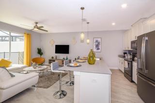 8982SC TOWNHOUSE 4 BEDROOMS 3 BATHROOMS + PRIVATE POOL - 1