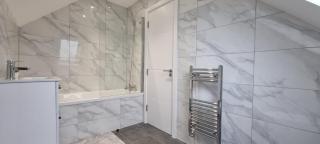 Star London Station Road 2-Bed Loft Flat - The Hyde - 7