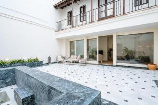 Luxurious Apartment with Andalusian Patio and Pool, Facing the Cathedral - Seville - 3