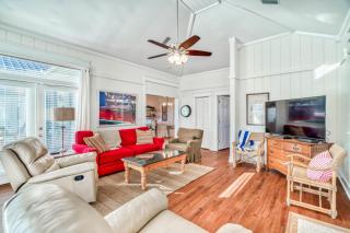 Destin Beach House - Southern Comfort by Panhandle Getaways - 4
