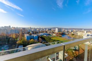Sunny Apartment with amazing Terrace on the 13th floor near City Center - Bratislava - 7