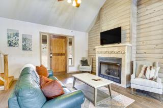 Spacious Cabin with Views, Near Lake Lawtonka! - 7