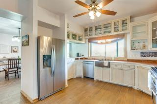Spacious Cabin with Views, Near Lake Lawtonka! - 1