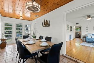 Doras Dream, 4 Bedrooms, Sleeps 12, Downtown - 1