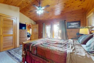 Mama Bear's Dream - Sevierville - 1
