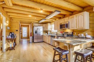 2 Mi to Lake Arrowhead Village Pet-Friendly Cabin - Lake Arrowhead - 2