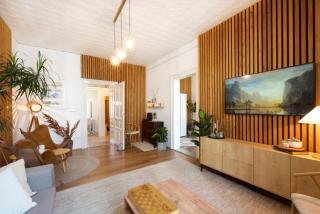 Symphony Apartment - FREE Parking & Airport Taxi - Budapest - 0