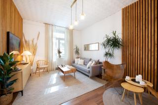 Symphony Apartment - FREE Parking & Airport Taxi - Budapest - 4