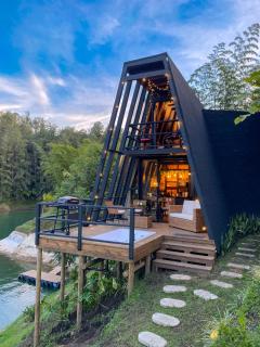 Stunning lakefront retreat, breathtaking views - Guatapé - 9