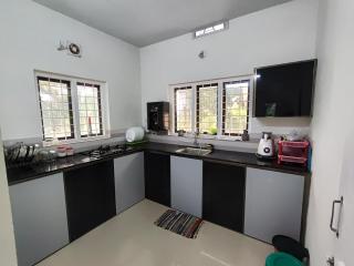 Harsham Homestay - Pooppara - 3