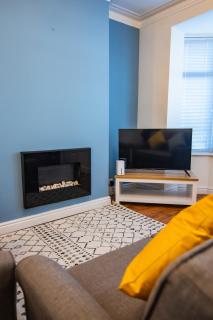 Perfectly Located 2-Bed Modern House - 2