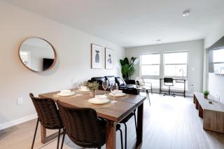 Live The Alexandria Exp From This Comfy Apt - 6