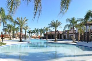 Beautiful 6 Bedroom 5 bath Villa with a pool-320 - 2