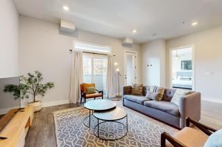 Oasis on 2nd #201 - 6