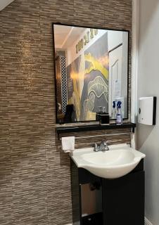 Dajon-2 Exec Suite - 5