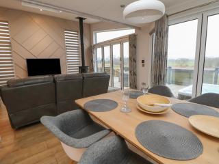 The Lodge Racecourse House - Holywell - 2