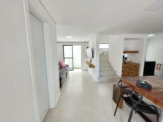 Perto da praia espaço amplo terraço, churrasqueira - 9