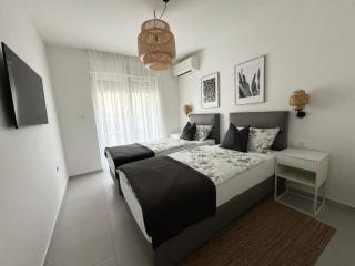 Divina V 150 meters from the beach - 5