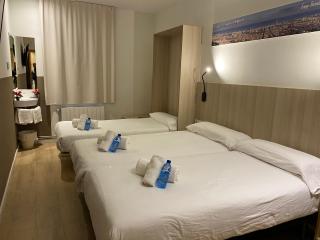 Hostal BESTPRICE Barcelona Stadium - Barcelone - 9