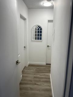 Modern spacious & bright 2bedroom w balcony in Prime West La - Los Angeles - 3