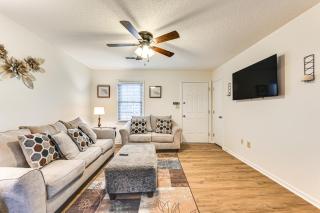 Deck & Fenced Yard: Family Home in Winterville - 7