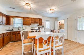 Deck & Fenced Yard: Family Home in Winterville - 2