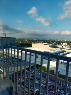 SM Southmall Couple Suite 1Br - 0