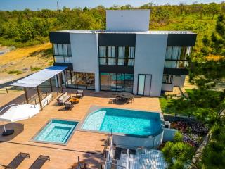 Pousada com piscina, jacuzzi e com vista em Capitólio - Casa Decore - 5