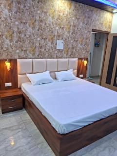 Maa kamakhya home stay - Varanasi - 1