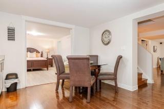 2 bedroom apartment-2 free parking -14 min to Pearson airport - 2