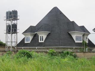 Vincenza Estate Mgbakwu - 2