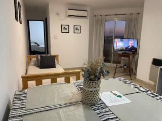 Departamento Vista Bella, a 3 cuadras de la terminal y del centro, excelente ubicación - Villa María - 2