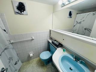 Charming 2br 2b In Elkins Park, Parking, Pool - Willow Grove - 3