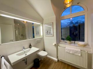 Munich Penthouse with Kitchen, Roofgarden and Parking - 9