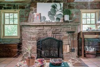 The Gate House Cozy Christmas Cabin In Edmond - 9