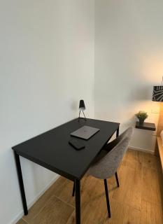 Spacious 4 room apartment, 8min walk to old town, free parking, all new - 3