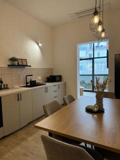 Spacious 4 room apartment, 8min walk to old town, free parking, all new - Bari - 7