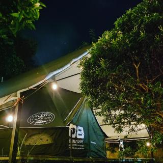 The Backyard Glamp - Exclusive Glamourous Camp - 7